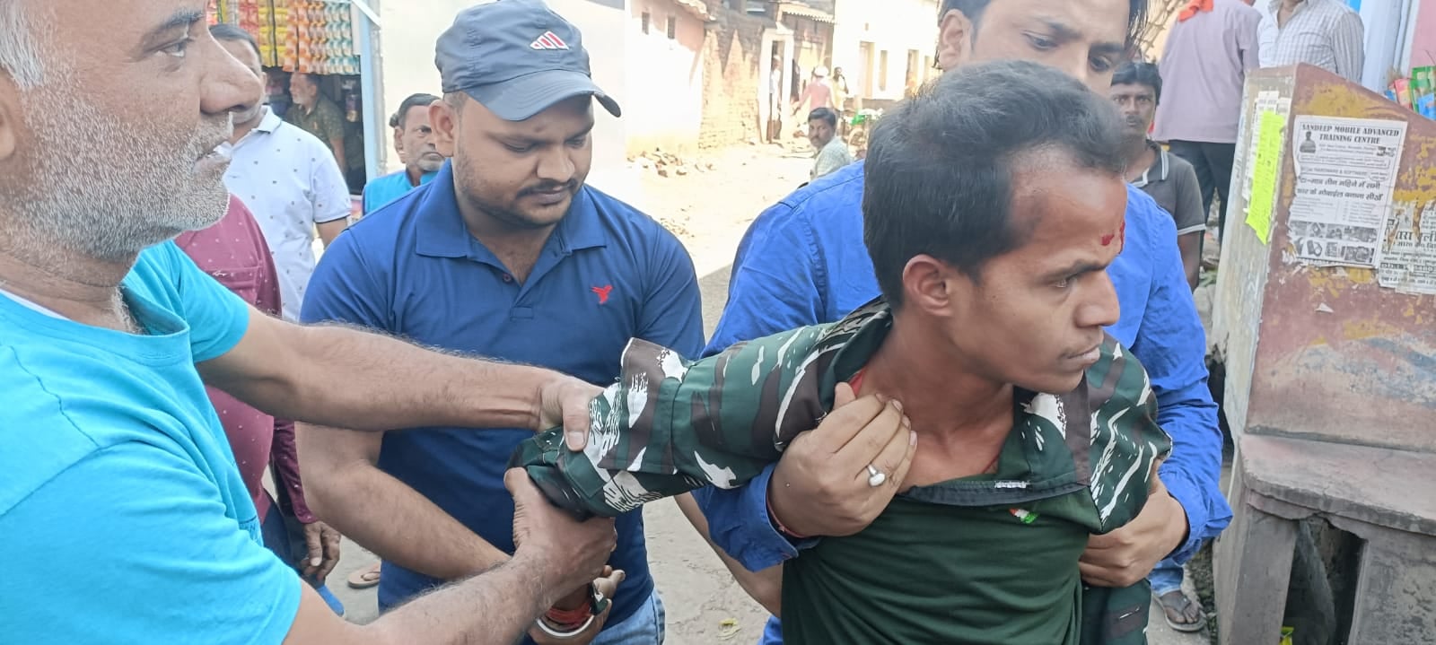 धनबाद के बाघमारा में दिन दहाड़े हुई फायरिंग, चूक गया निशाना, नहीं तो हो सकती थी बड़ी घटना, जानिए डिटेल्स