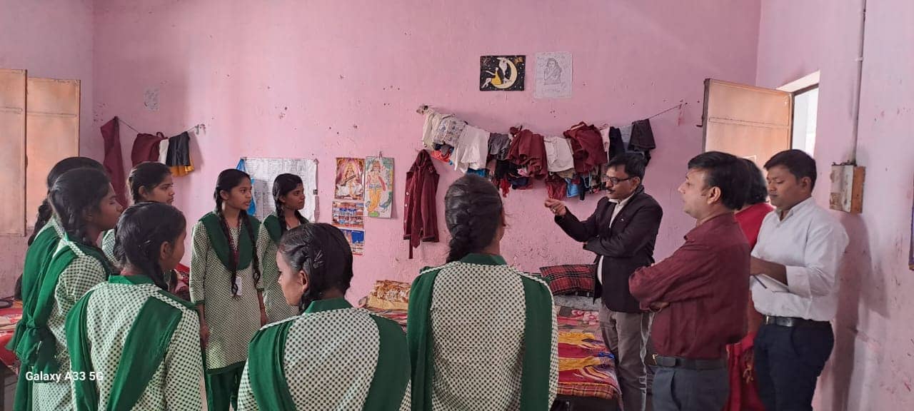 बड़ा सवाल: पैसा मिला तो गया कहां, धनबाद के कस्तूरबा विद्यालयों में जरुरत का साबुन भी नहीं मिलता बच्चियों को