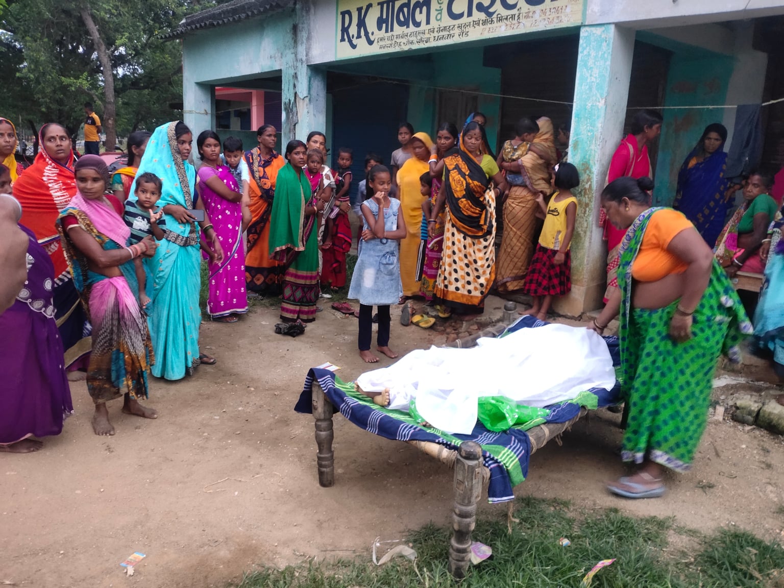 गिरिडीह के धनवार में शौच के लिए गई दो सगी बहनों की पानी भरे गड्डे में डूबने से हुई मौत