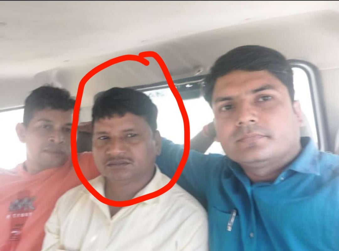 छपरा : दस हजार घूस लेते रंगे हाथ पकड़े गए हेल्थ मैनेजर