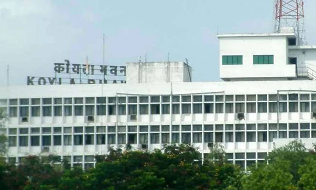 बाहर पुलिस करती रही इंतजार, चोर दूसरे रास्ते से निकल कर भागे, परेशान बीसीसीएल प्रबंधन पहुंचा प्रशासन के द्वार