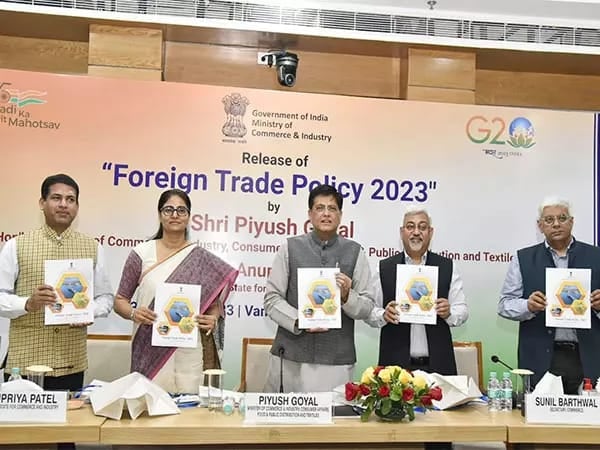 अब विदेशी व्यापार में डॉलर का एकाधिकार खत्म करेगा रुपया, जानिए नई व्यापार नीति में क्या व्यवस्था की गई है