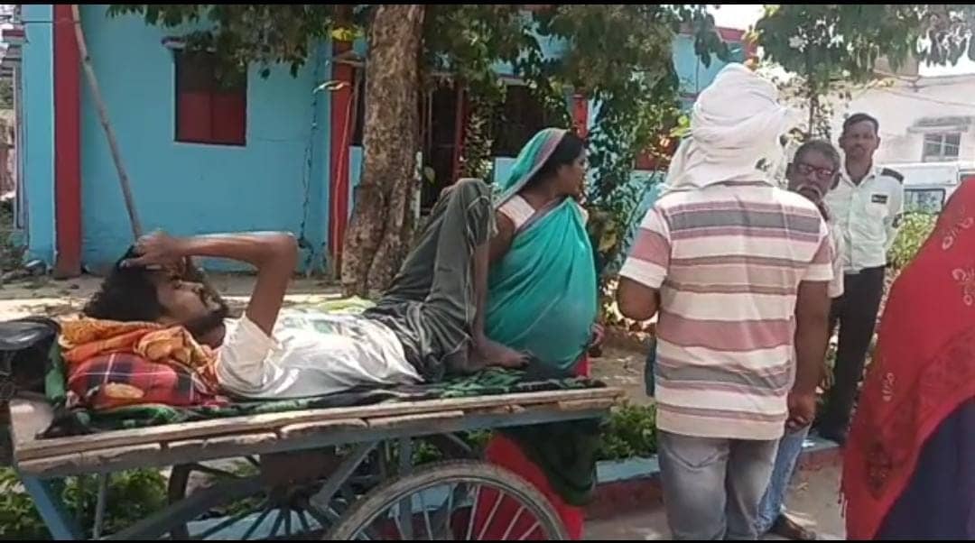 ठेले पर बिहार की स्वास्थ्य व्यवस्था, बार-बार कॉल करने पर भी नहीं मिली एंबुलेस सेवा