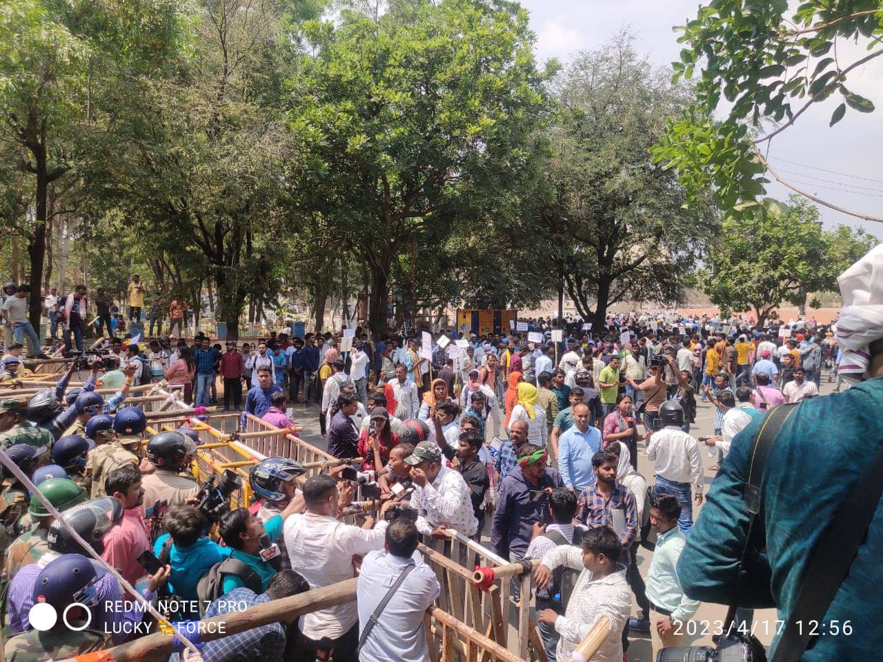 60-40 नियोजन नीति के विरोध में छात्रों का CM आवास घेराव, कई छात्र नेता लिए गए हिरासत में