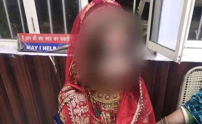 नाबालिग पायल को देख पुलिसकर्मियों की आंखें रह गयी फटी, देखिये इस छोटी से बच्ची ने क्यों लगायी थाने की दौड़