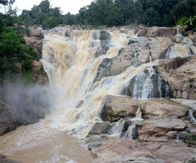 BREAKING: खूंटी के रीमिक्स फॉल घुमने आए दो छात्रों की डूबने से मौत