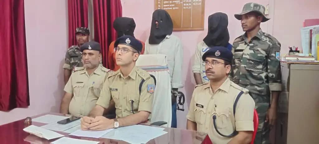 चाईबासा: 12 घंटे में लूटकांड का खुलासा, 3 गिरफ्तार, बदमाशों ने कुछ इस तरह बुना था जाल