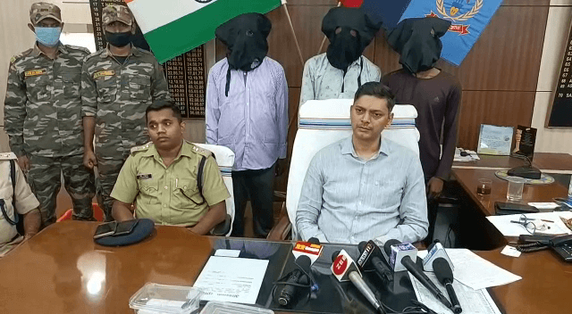 एक हफ्ते में 8 लाख लूट का खुलासा, तीन गिरफ्तार, 28 हज़ार रुपए नगद के साथ मोटरसाइकिल बरामद