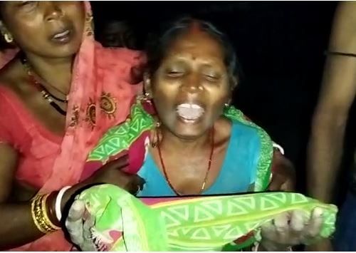 मोतीहारी: रातों रात एक परिवार हुआ कंगाल, कपड़ा, रोटी, मकान सब जलकर राख
