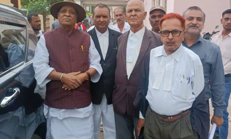 पूर्व सांसद ददई ने खोया आपा, पुलिसकर्मियों के साथ मारपीट का आरोप, मामला हुआ दर्ज