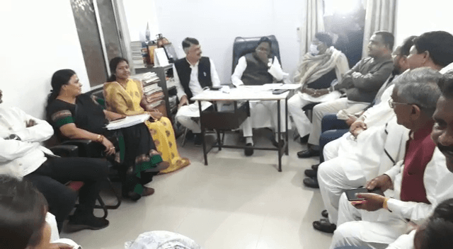 आलमगीर आलम के आवास पर कांग्रेस विधायक दल की बैठक, इन मसलों पर हुई चर्चा