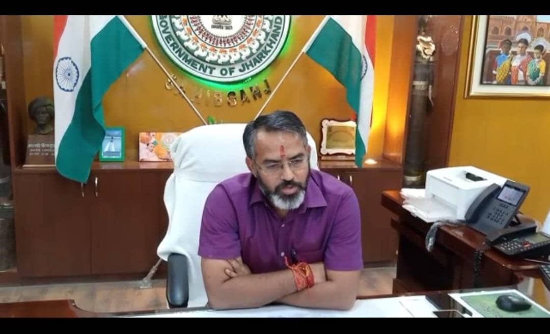 साहिबगंज : जब आधी रात को छापेमारी करने गए डीसी, देखते ही दंग रह गए, जानिए आगे क्या-क्या हुआ...