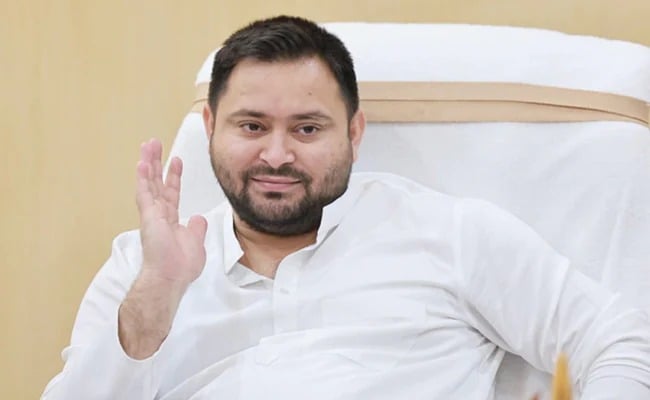 तेजस्वी पर आगबबूला हुए टीचर्स , कहा- जितना हमलोग तीन साल में प्रताड़ित नहीं हुए, आपने 8 महीने में ही कर दिया, जानिए पूरा मामला