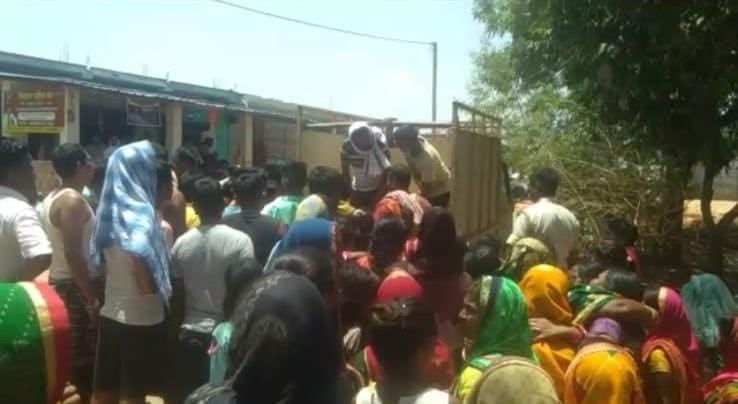 मातम में बदली शादी की खुशियां, सेहरा पहनने से पहले फंदे से झूला दुल्हा, जानें क्यों मौत को लगाया गले