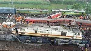 अब ट्रेनों में भी अमीर गरीब का भेदभाव! पप्पू यादव ने कहा मजदूरों को ढोने वाली कोरोमंडल से क्यों गायब थी सुरक्षा कवच