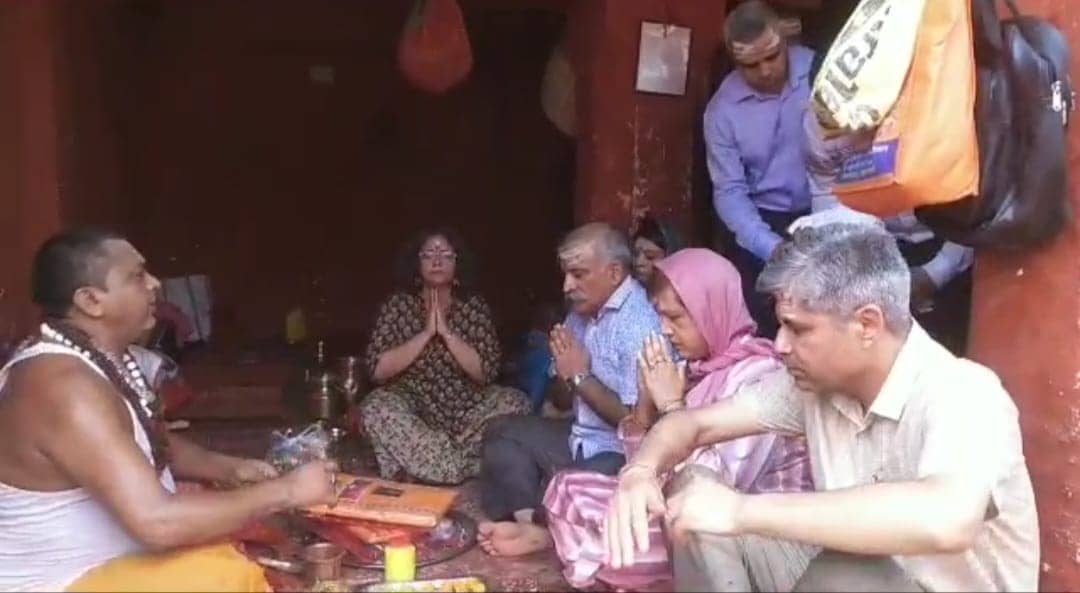 बाबा के दर्शन के लिए देवघर पहुंचे लेफ्टिनेंट जनरल राणा प्रताप कलिता, ज्योतिर्लिंग का किया जलाभिषेक