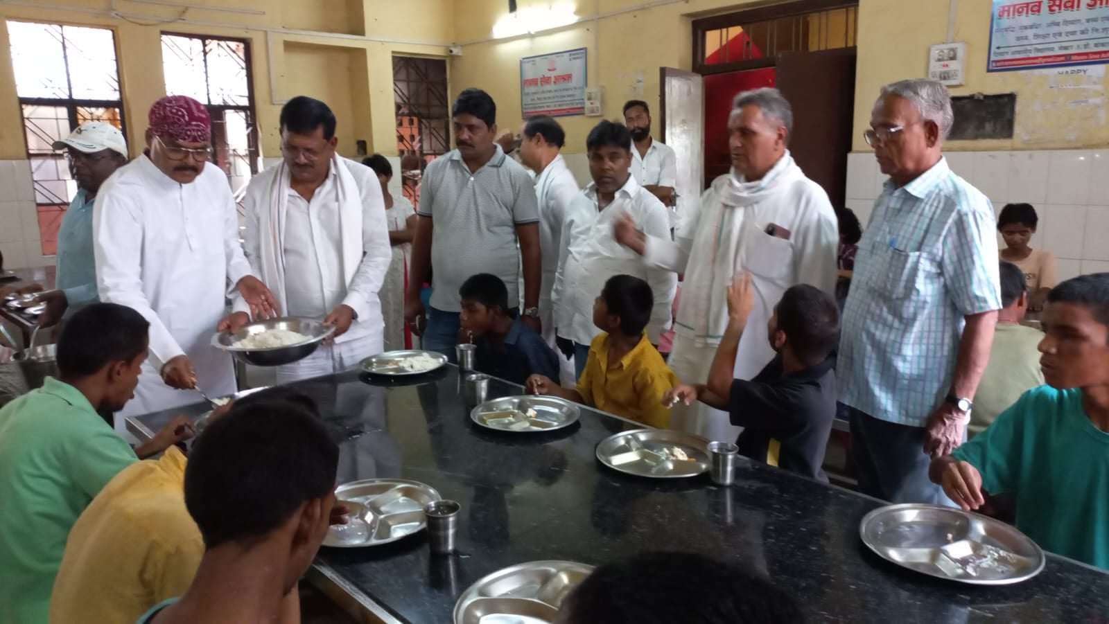 राहुल गाँधी के जन्मदिन मनाने में भी धनबाद के कांग्रेसी एकजुट नहीं दिखे ,पढ़िए "पावर की इस लड़ाई" की अंदरूनी कहानी