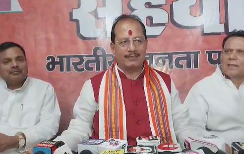 लालू-नीतीश पर जमकर बरसे विजय सिन्हा, कहा बिहार में हो रहे भ्रष्टाचार के नायक हैं बड़े भाई और छोटे भाई