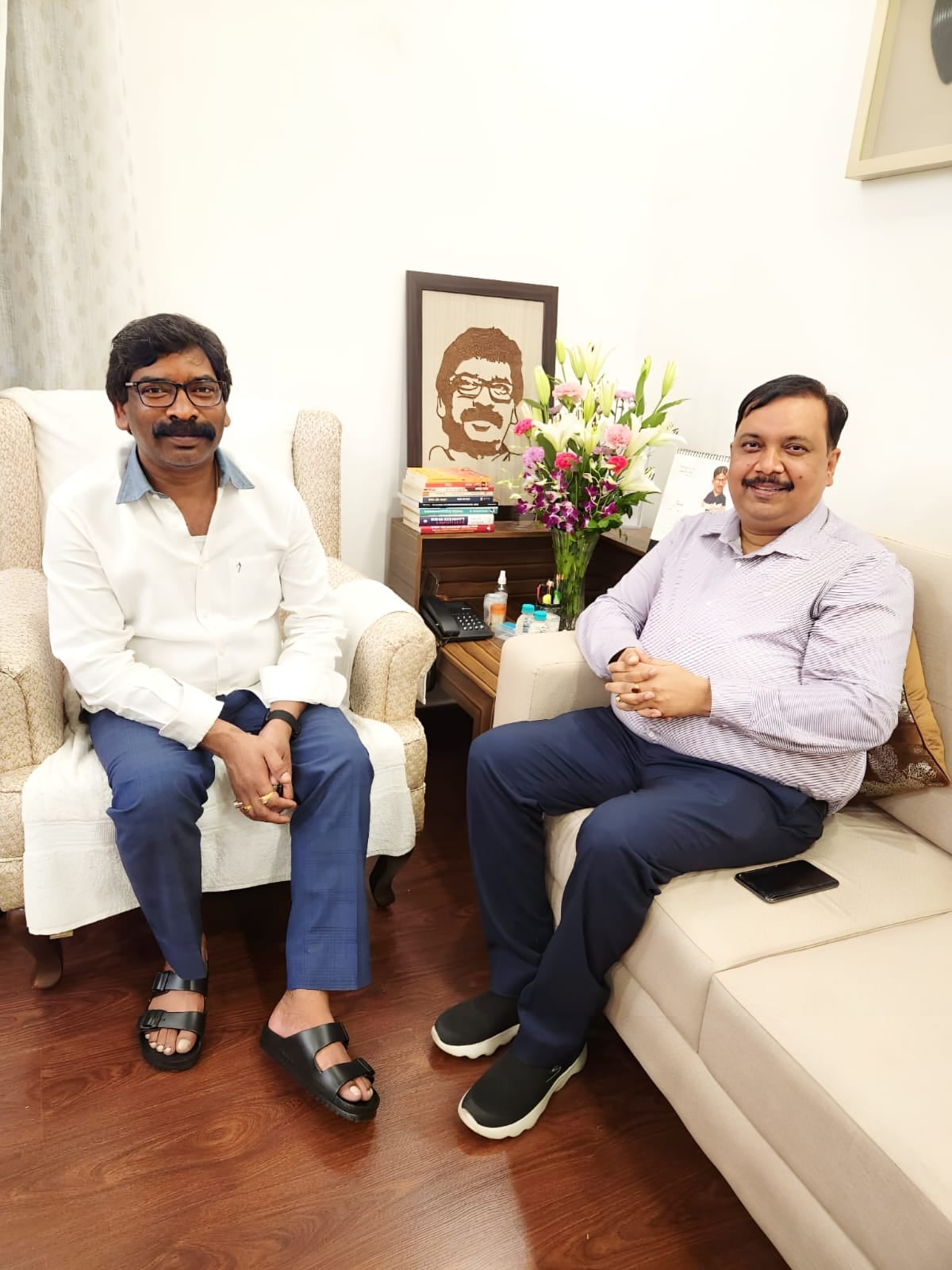 झारखंड सहित धनबाद की बिजली फिलहाल "वेंटिलेटर" पर, अमितेश सहाय ने मुखयमंत्री से की मुलाकात