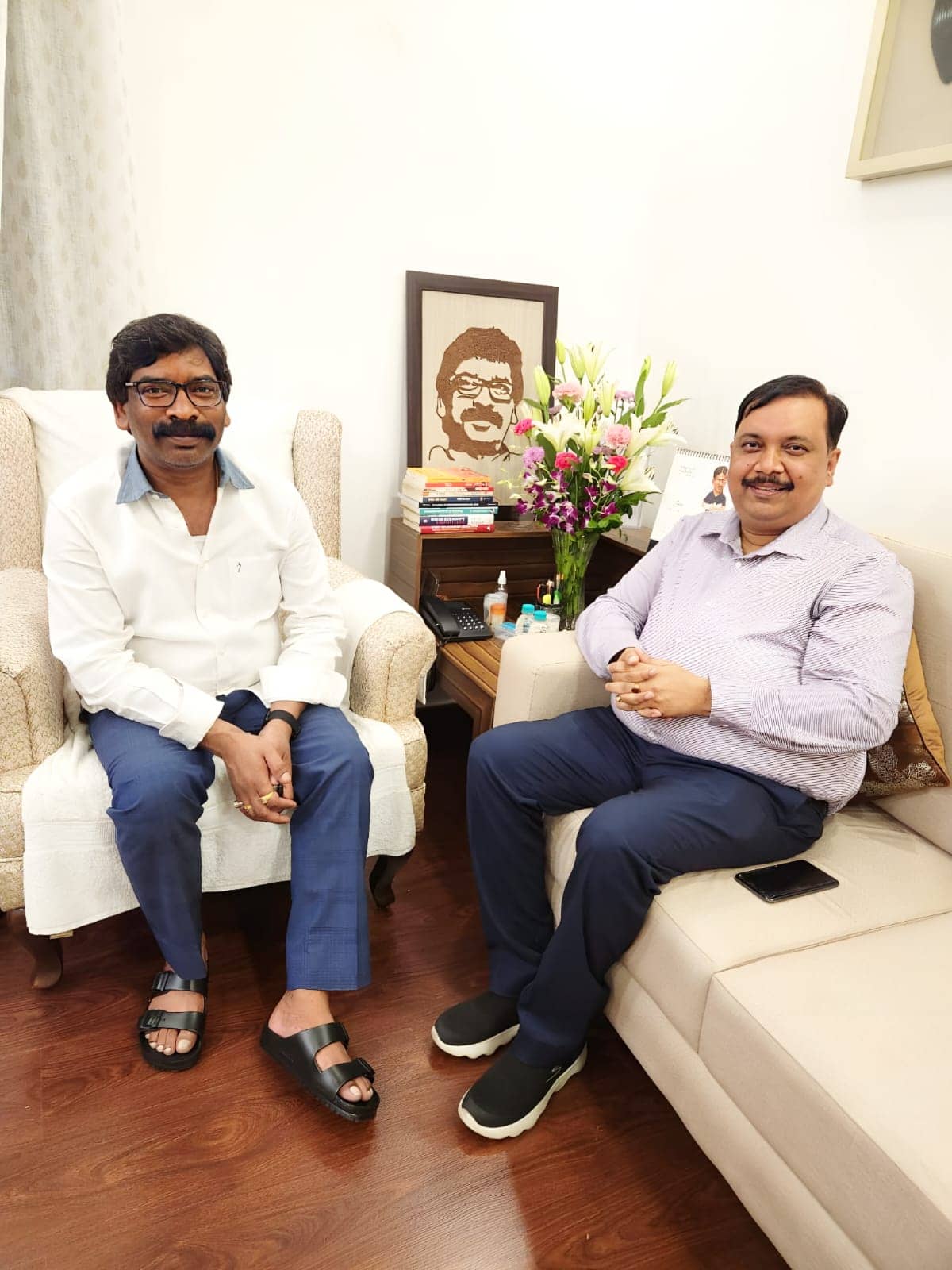 झारखंड सहित धनबाद की बिजली फिलहाल "वेंटिलेटर" पर, अमितेश सहाय ने मुखयमंत्री से की मुलाकात