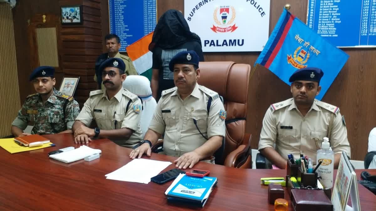 गैंगस्टर सुजीत सिन्हा का भाई अरुण सिन्हा छत्तीसगढ़ से गिरफ्तार: अमन साहू और सुजीत सिन्हा गिरोह के द्वारा संयुक्त कार्रवाई का दावा