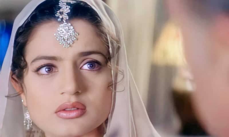 गदर गर्ल अमीषा पटेल पर चलेगा मुकदमा, आरोप हुआ गठित, जानिए पूरा मामला