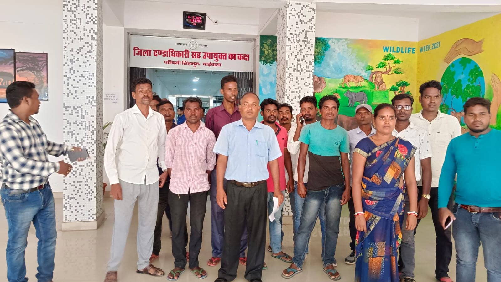 सात दिनों से बंदी की तरह रहने को विवश है गौड़ समुदाय के लोग, उपायुक्त से की शिकायत, जानिए क्या है मामला