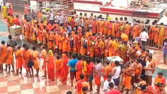 सोमवारी पर फ़ौजदारी बाबा के दर पर उमड़ी भक्तों की भीड़, प्रशासनिक व्यवस्था से श्रद्धालु दिखे खुश