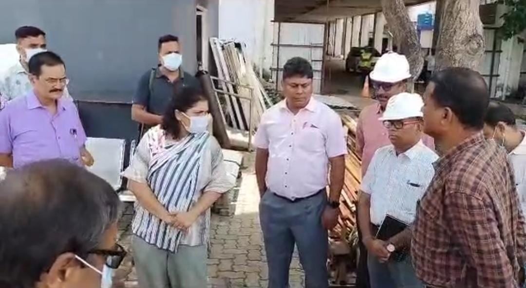 डीसी ने किया एमजीएम अस्पताल का निरीक्षण, नर्सों की कमी के पर आपत्ति जताई, दिया ये निर्देश