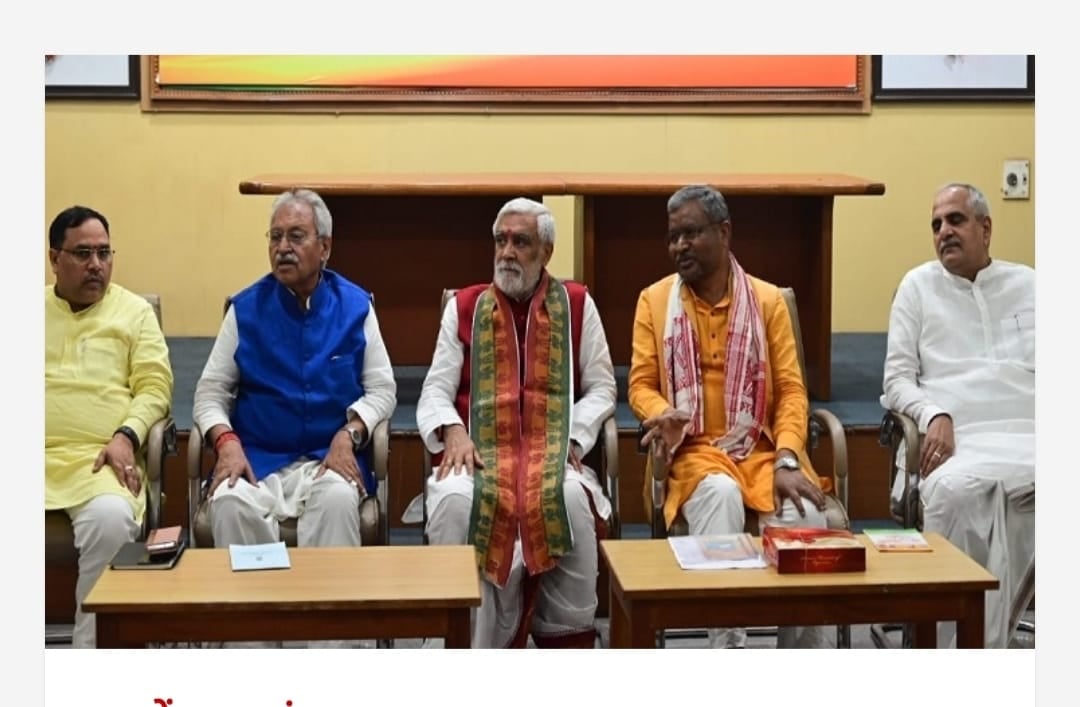 रघुवर दास को फिर राष्ट्रीय उपाध्यक्ष की कुर्सी, जय प्रकाश भाई पटेल को लेकर पार्टी में उलझन