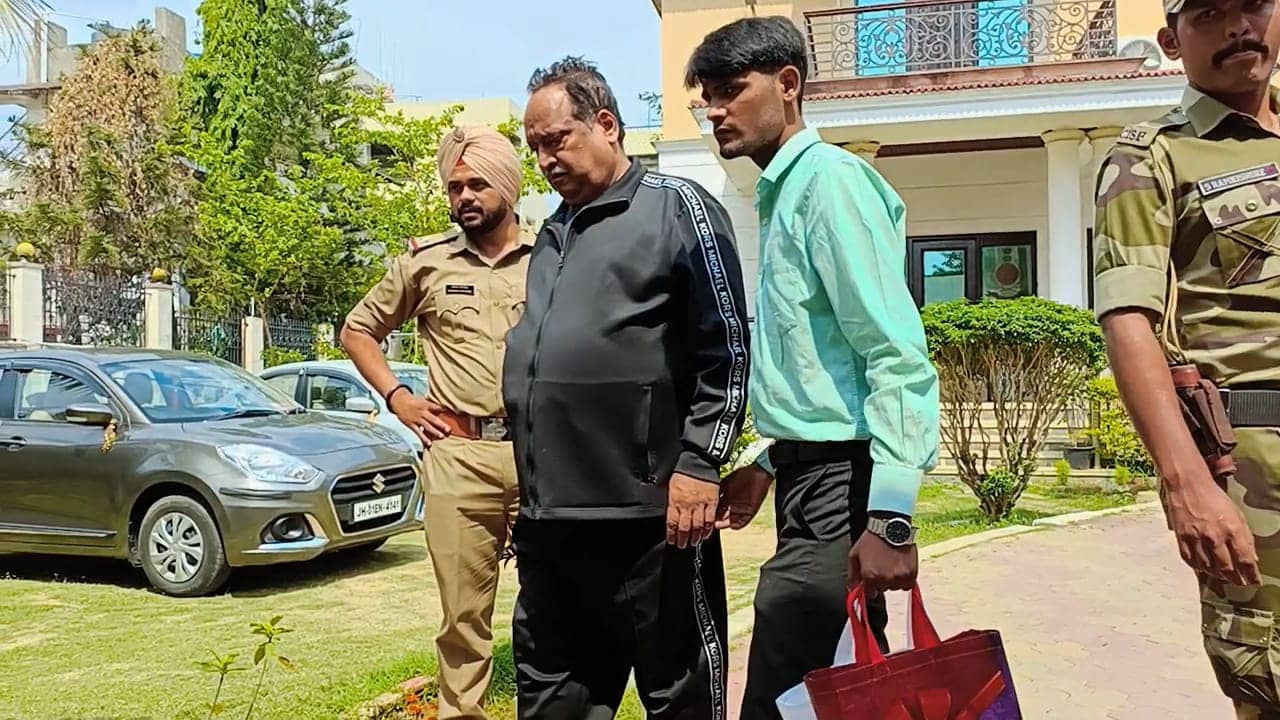 BREAKING: न्यूक्लियस मॉल के मालिक विष्णु अग्रवाल को ED ने किया गिरफ्तार, अब कई चेहरे होंगे बेनकाब