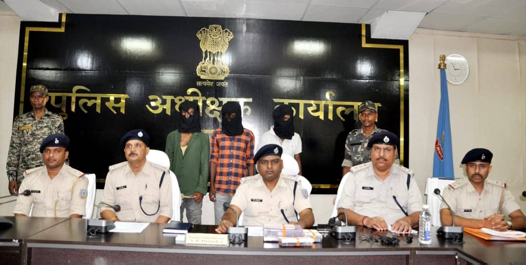 छिनतई के 3 आरोपियों को किया गया गिरफ्तार, भेजा गया जेल, अन्य की तलाश जारी