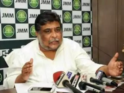 प्रतियोगिता परीक्षा 2023: पपीर लीक का पैसा पहुंचता है बाबूलाल तक, झामुमो का बड़ा आरोप