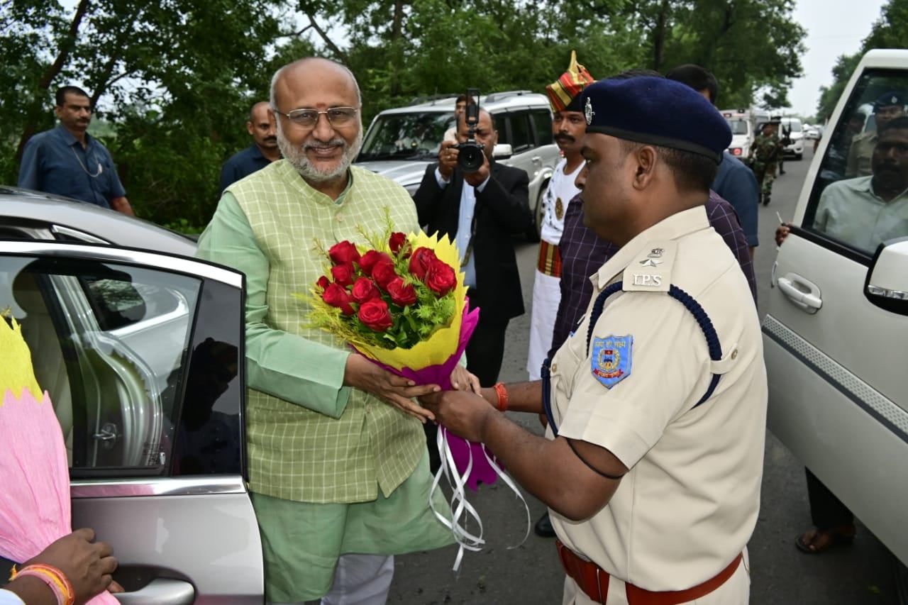 स्वतंत्रता दिवस के झंडोत्तोलन को लेकर राज्यपाल पहुंचे दुमका, पुलिस लाइन में फहरायेंगे झंडा