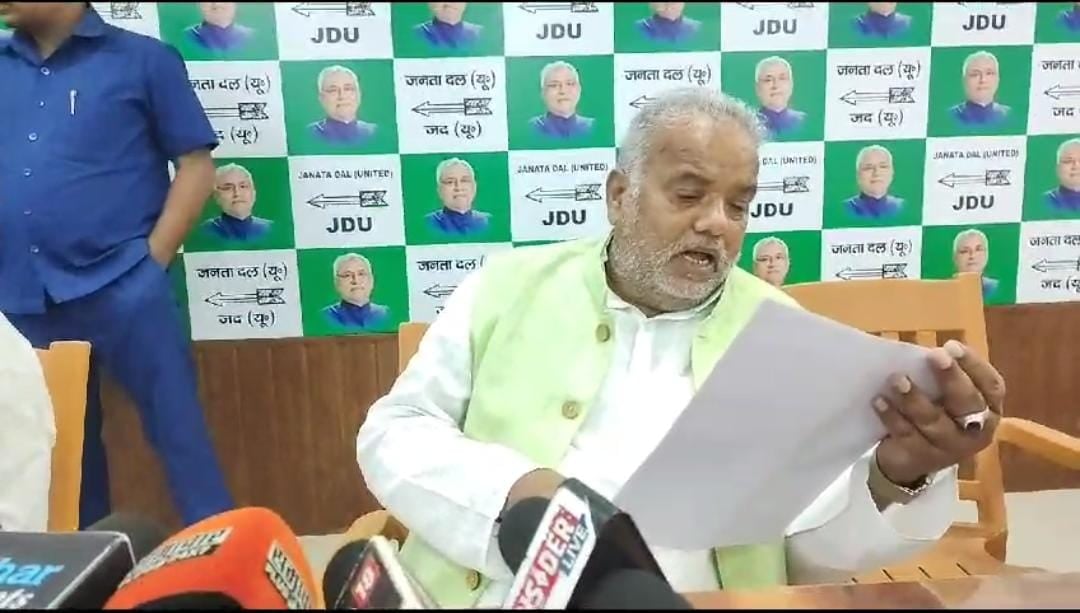 केंद्र सरकार और गिरिराज सिंह पर भड़के श्रवण कुमार, कहा 3 सालों में बिहार के लोगों को नहीं मिला आवास योजना का लाभ