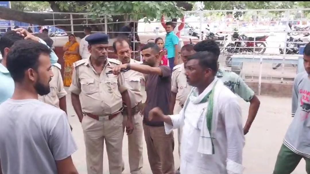 गोपालगंज में आपसी विवाद में चाकूबाजी, दोनों पक्ष के तीन लोग घायल, जानें विवाद की वजह