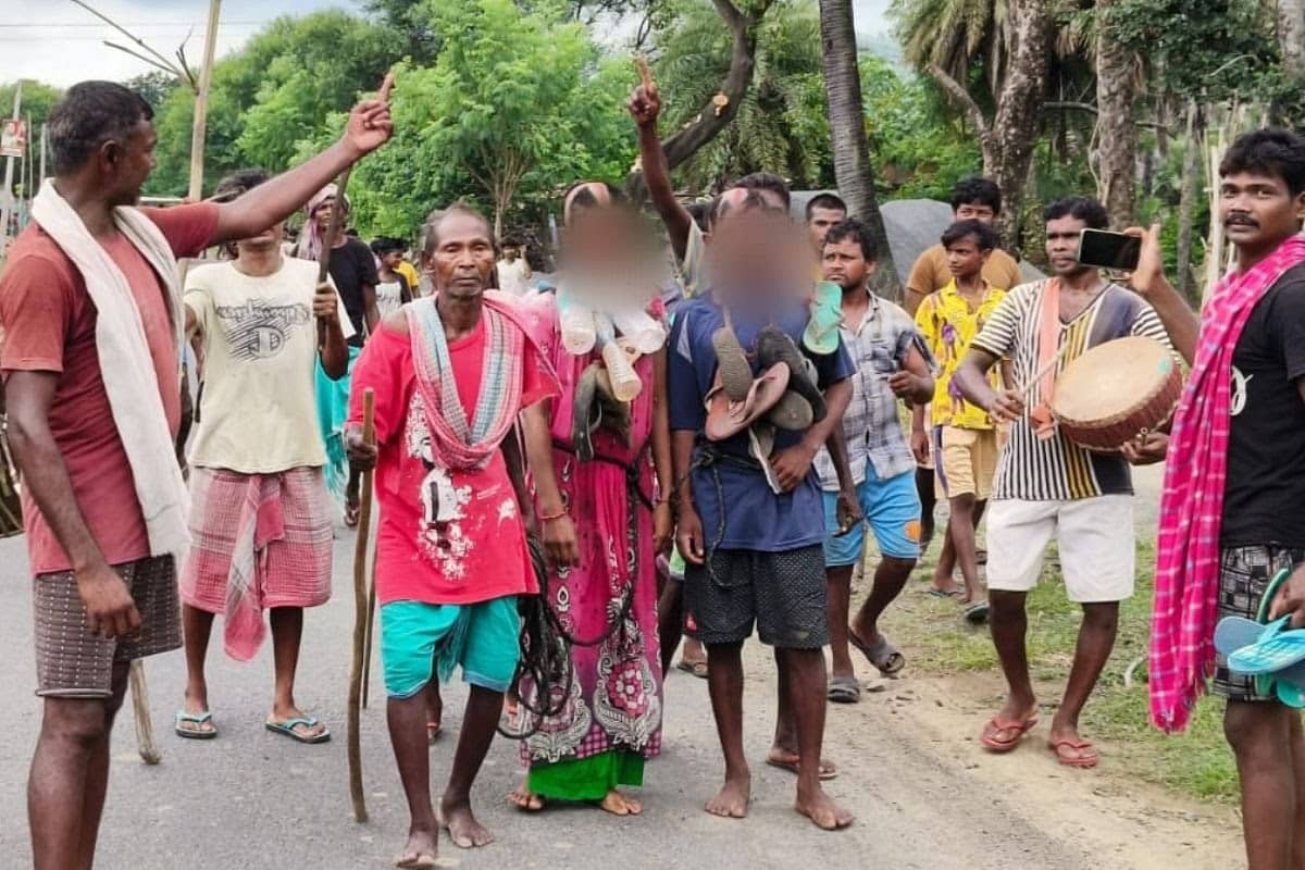 साहिबगंज: पंचायत का तुगलकी फरमान! पहाड़िया प्रेमी जोड़े का बाल मुंडवाकर पूरे गांव में घुमाया, जानें पुलिस ने क्या लिया एक्शन