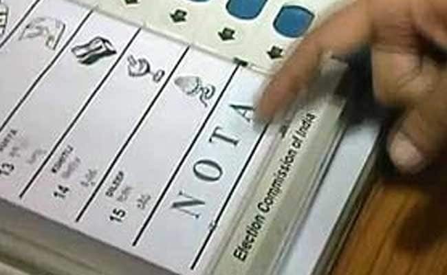 Breaking- डुमरी के अखाड़े में नोटा की इंट्री, बेबी देवी और यशोदा देवी के बाद बना सबसे बड़ा खिलाड़ी