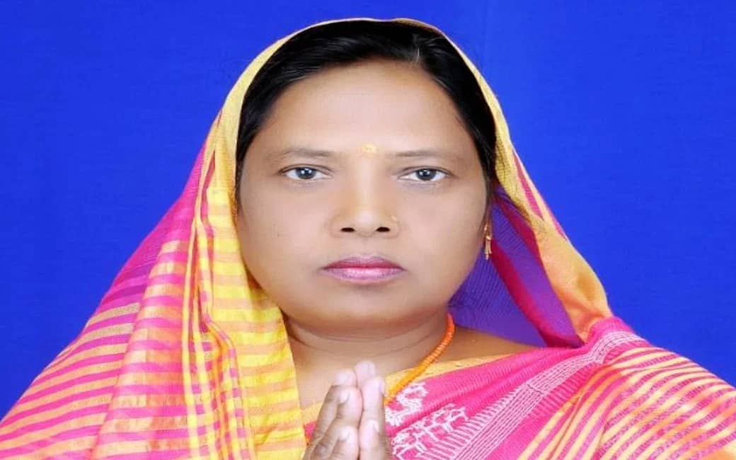 गिरिडीह: आजसू प्रत्याशी यशोदा देव के साथ अमर्यादित हरकत, थाने में F.I.R दर्ज