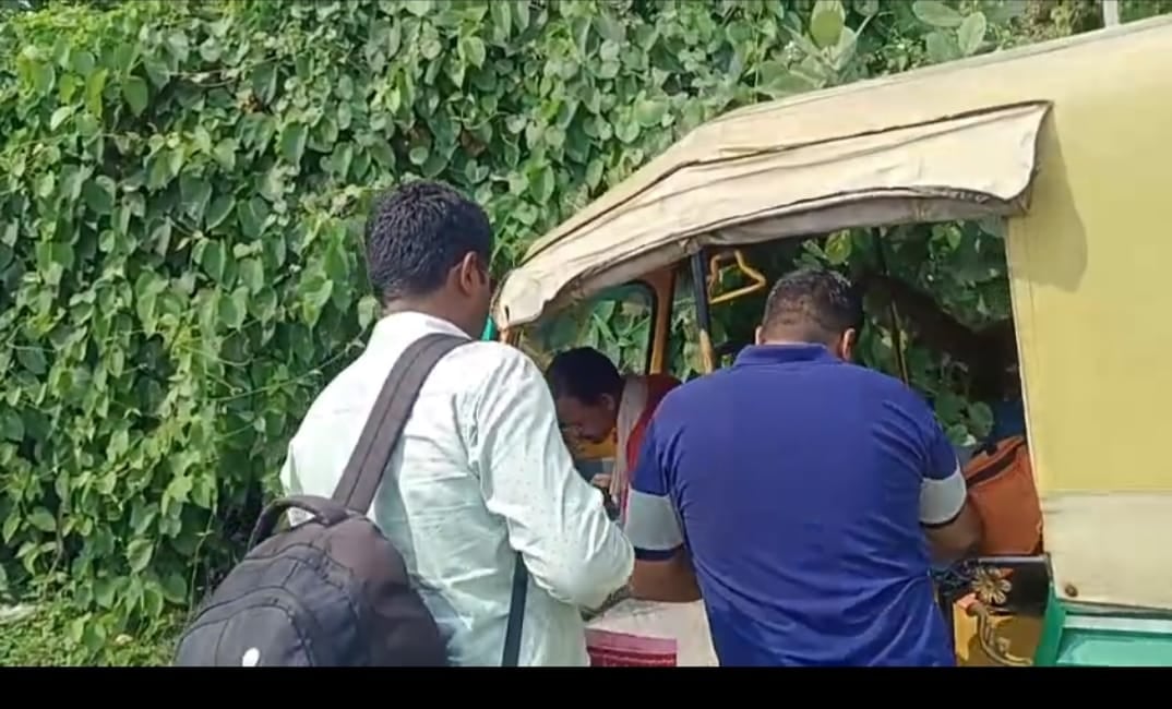 साइबर अपराधियों की करतूत, अनपढ़ महिला फंसी तो ले गई मुंबई पुलिस