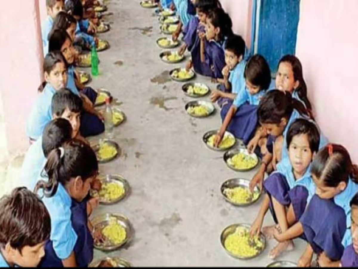 BIG BREAKING: समस्तीपुर में मिड डे मील खाने से 50 छात्राओं की तबीयत बिगड़ी, खिचड़ी में सल्फास होने की आशंका
