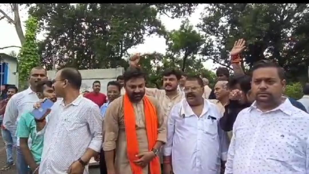 जमशेदपुर:कदमा में जुस्को कंपनी और दुर्गा पूजा कमिटी आये आमने-सामने, जानें क्या है वजह