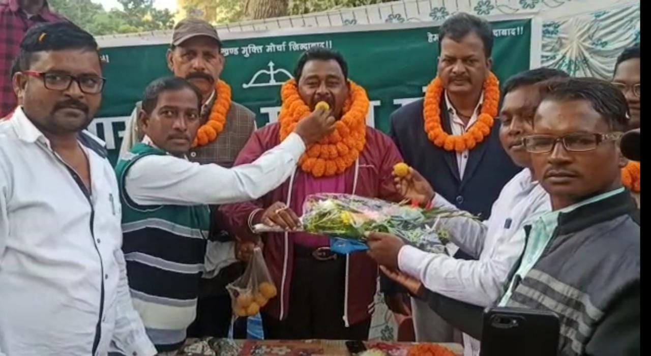 जुबैर दोबारा बने खूंटी झामुमो जिला अध्यक्ष, कार्यकर्ताओं जतायी खुशी