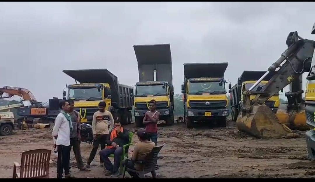 DHANBAD: रात के अंधेरे में आउटसोर्सिंग परिसर में फूटे बम, चली गोलियां, जानिए क्या है पूरा मामला