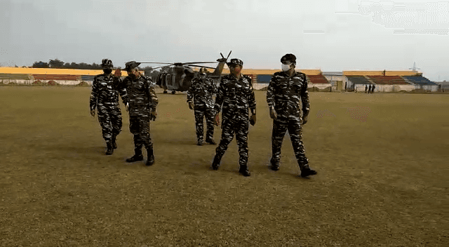 नक्सलियों के खलाफ अभियान की समीक्षा करने लोहरदगा पहुंचे सीआरपीएफ के आईजी और डीआईजी
