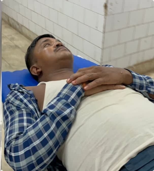 एसीबी के चंगुल में फंसते ही थाने के मुंशी की बिगड़ी तबीयत, रंगे हाथ रिश्वत लेते हुआ था गिरफ्तार