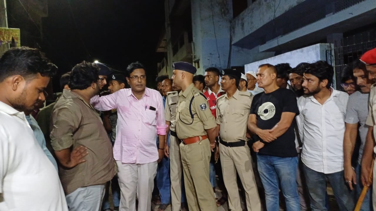 फिजियोथेरेपी सेशन लेकर लौट रही महिला की बीच सड़क पर हत्या, आरोपी फरार