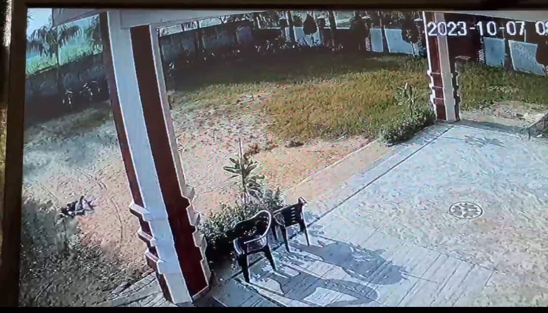 दर्दनाक: 4 साल की बच्ची को स्कूल के ही अंदर वैन ने कुचला, घटना CCTV में कैद