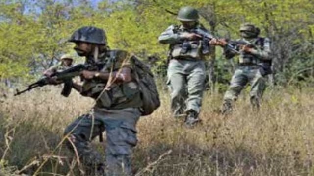 BREAKING : चाईबासा में पुलिस औऱ नक्सलियों के बीच मुठभेड़, कई नक्सली घायल!