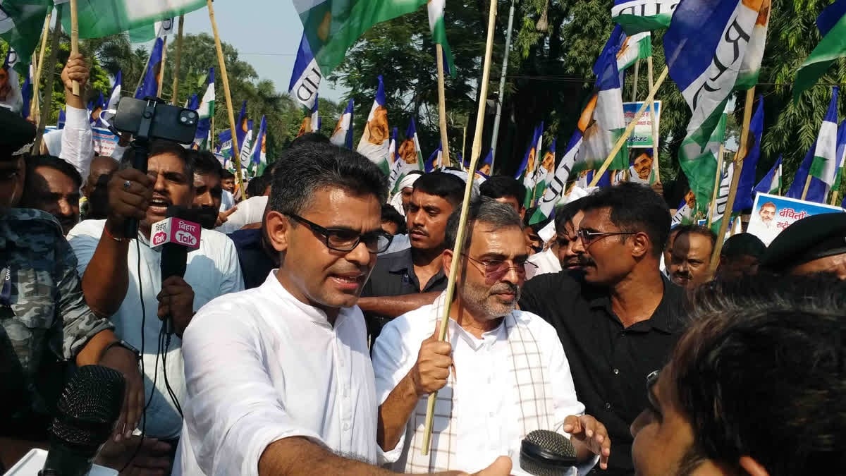 निशाने पर नीतीश या शिकंजे में भाजपा! देखिये कैसे पूरे देश में जातीय गणना की मांग कर एनडीए में दरार पैदा कर गयें उपेन्द्र कुशवाहा
